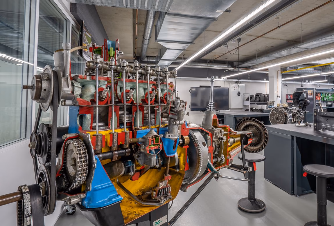 Automobile manufacturing plant and assembly line